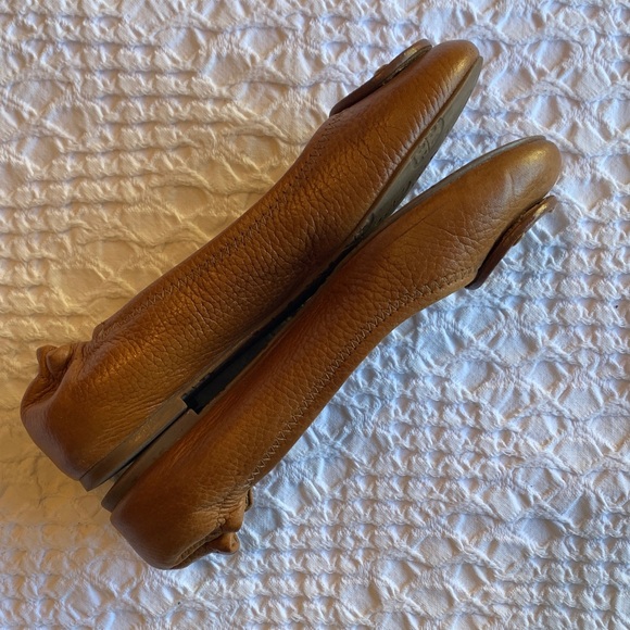 Tory Burch Teva Tumbled Leather Flats with Logo - Picture 8 of 16